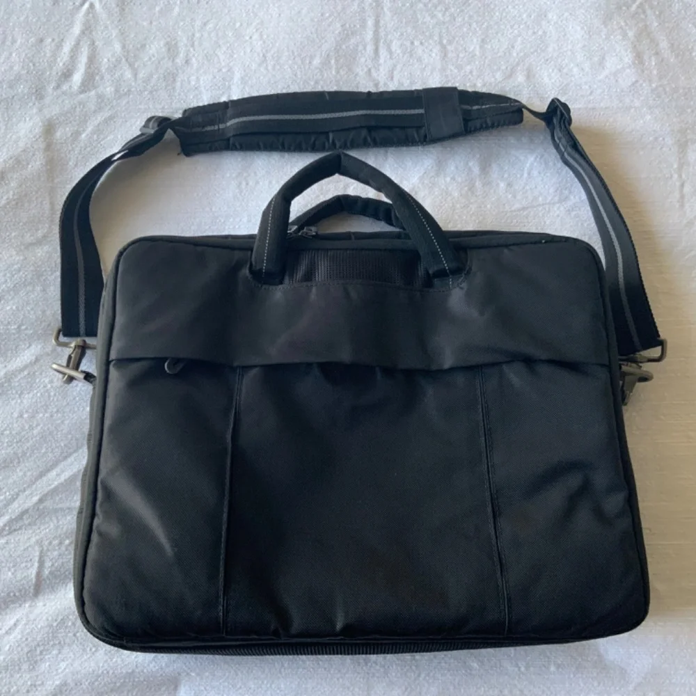 Dell DP458 Nylon Laptop Notebook Briefcase Black Carry Case Shoulder Bag